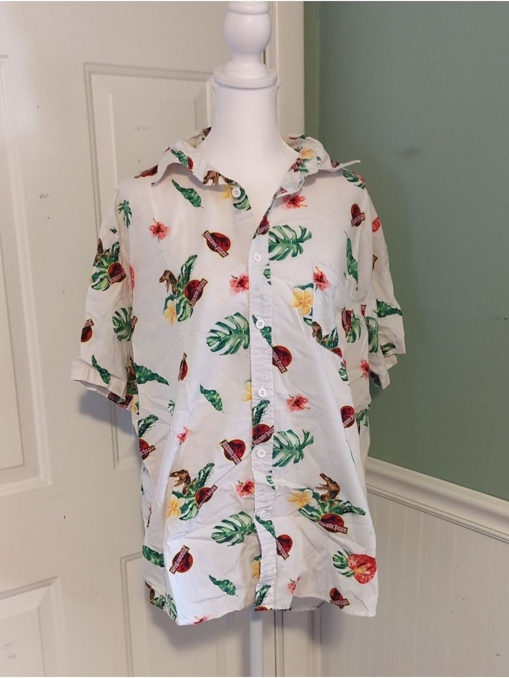 Men's Jurassic Park World Short-Sleeve Button-Up Shirt Large XL See Description